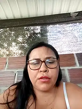 Dirty-Momm-Divorced-Hot's cam snapshot