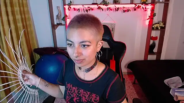 lunarichy22's cam snapshot