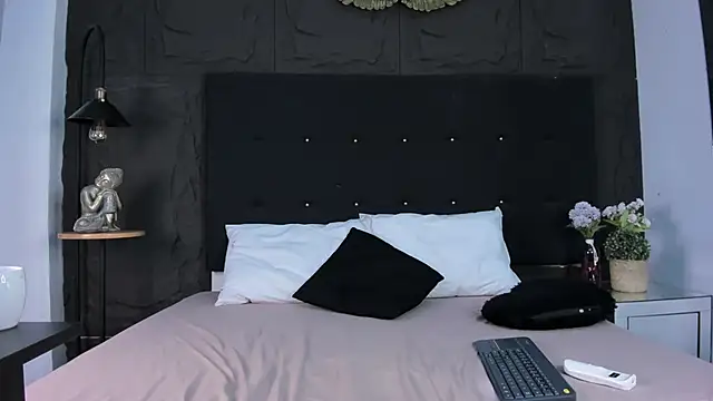 Mia_Harvey's cam snapshot