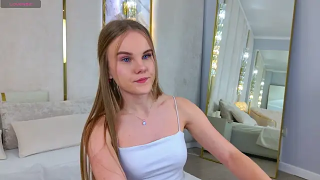 Lili_Lohan's cam snapshot