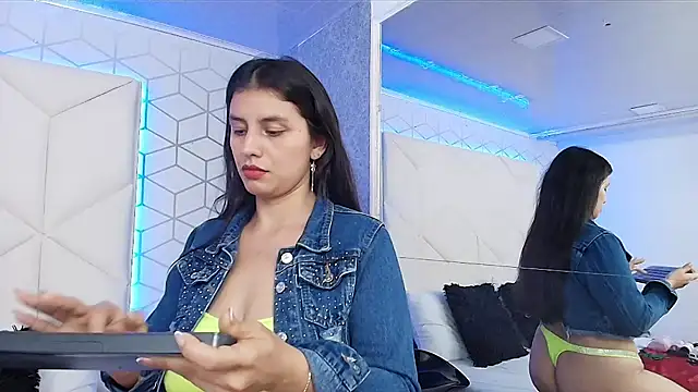 MadelineBeckert's cam snapshot