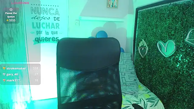 evelyn_mature19's web cam