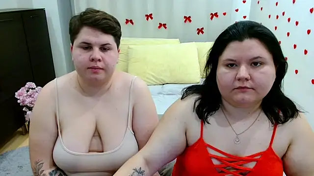 BeckyAndHellen live sex cam