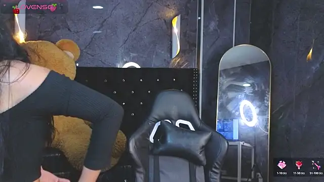 ari_lynn_b_'s cam snapshot