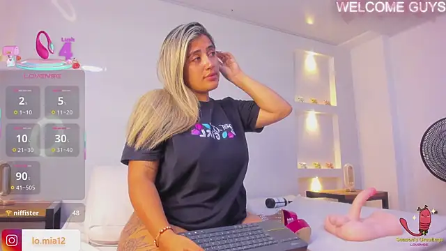 julietha_taylor's cam snapshot