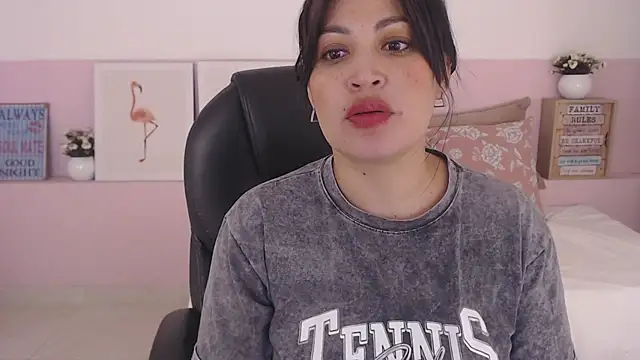 sophia_hadid's cam snapshot