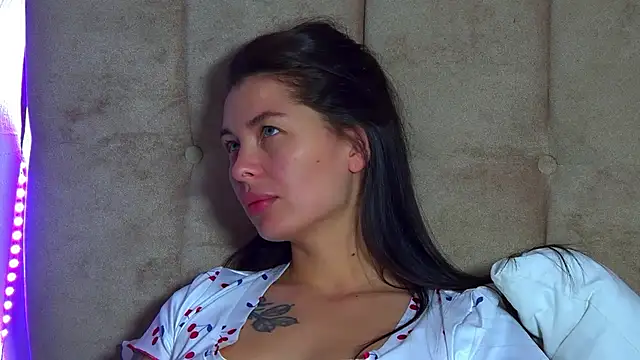 AlexandraBloom's cam snapshot