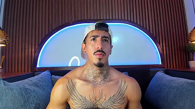 Donovan_Desmond's cam snapshot