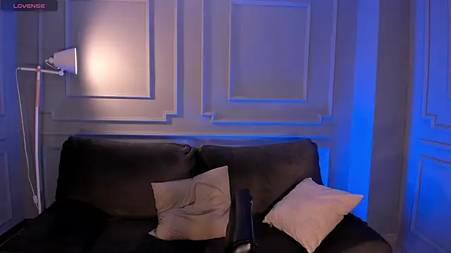 LucyWeiss_'s cam snapshot