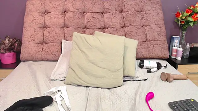 KateWelsin's cam snapshot