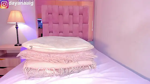 Voluptupus-girl's cam snapshot