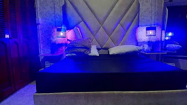 Valentinadiazz1's cam snapshot