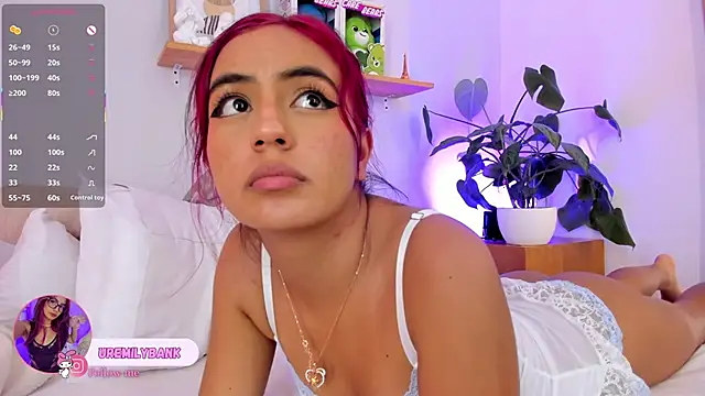 emily_bank's cam snapshot