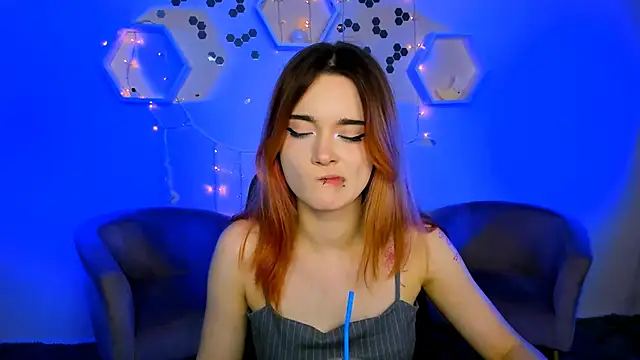 liana_kisses's cam snapshot