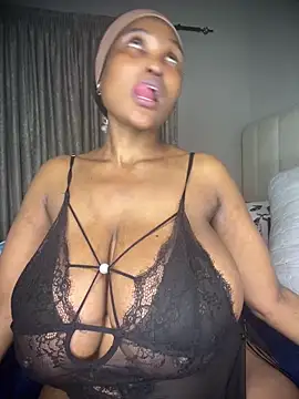 Bustygoddess32 live sex cam