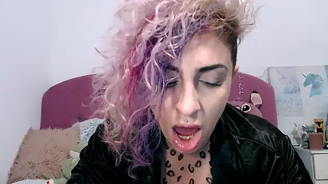 AAARUNY's cam snapshot