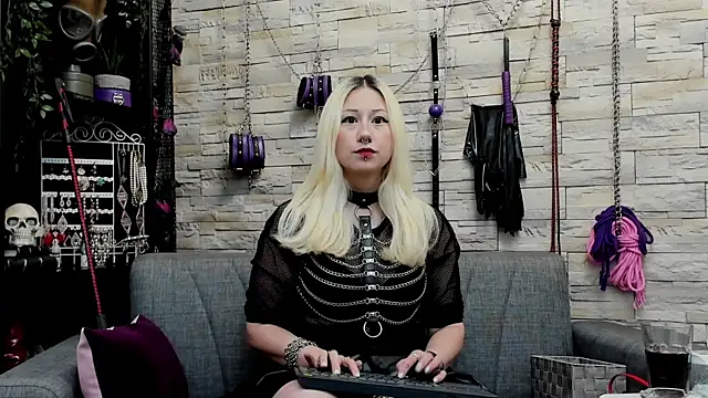 CruelMistress's cam snapshot