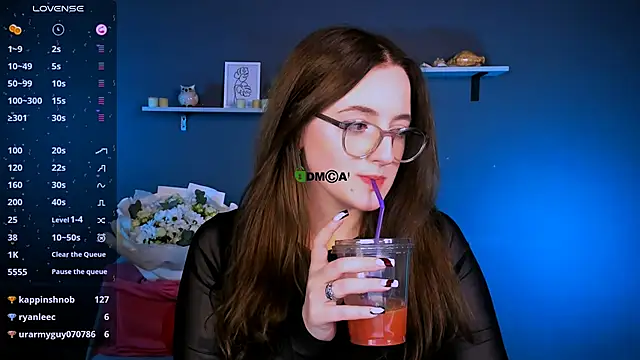 luna_berryy's cam snapshot