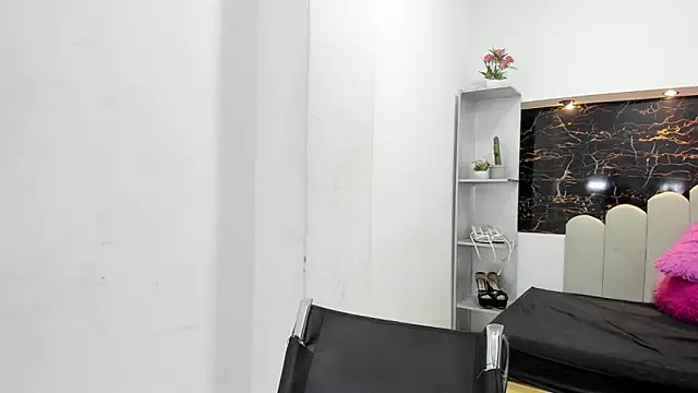 Annyrosee's cam snapshot