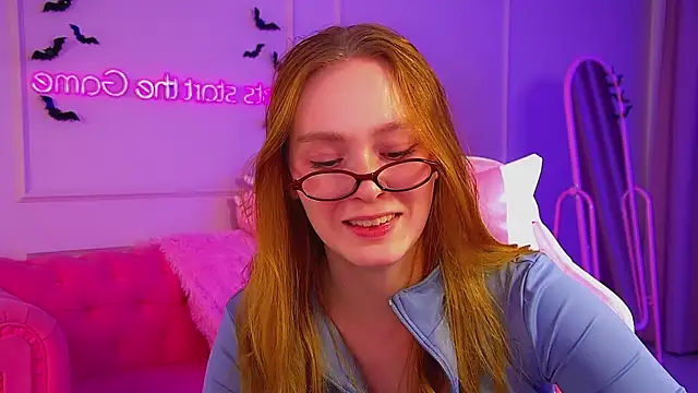 AgataFoxley's cam snapshot