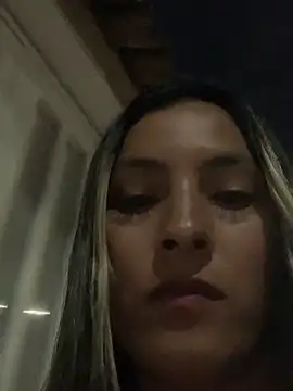 Cami_Leon2's cam snapshot