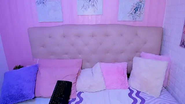 Milla_lourents's cam snapshot