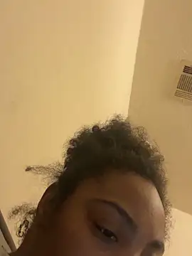 prettlovely14's web cam