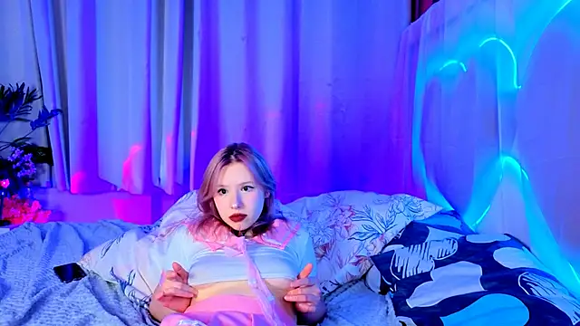 FaeRozellin's cam snapshot