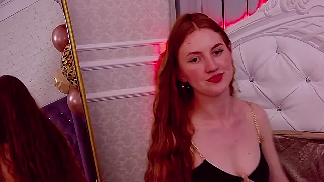 SaraMoor live sex cam