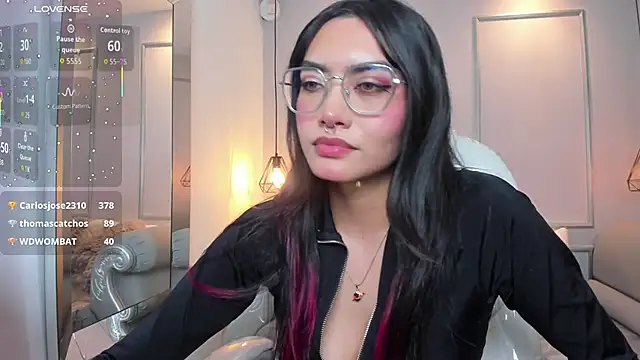 AzuraKindong's cam snapshot