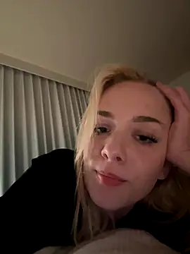 DaryaDoll live sex cam