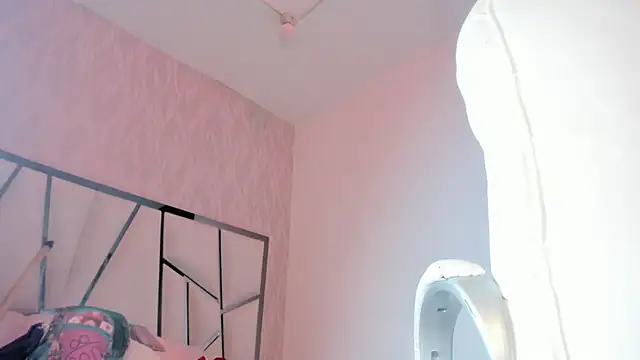 Victoriaa_millers's cam snapshot