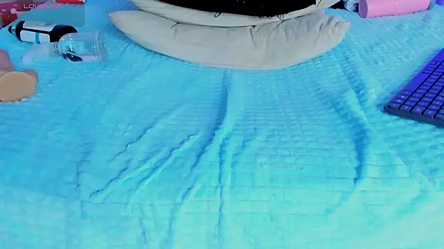 hailey_hadid's cam snapshot