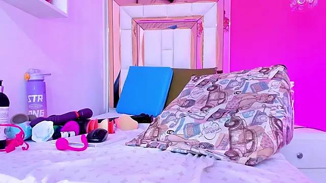 Tifany_69_'s cam snapshot