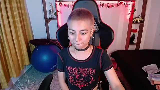 lunarichy22's cam snapshot