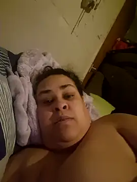 BigBusty_VoluptuousMilfX's cam snapshot