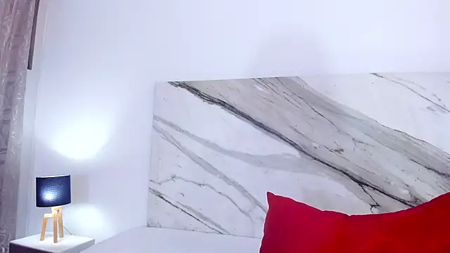 thamiina_'s cam snapshot