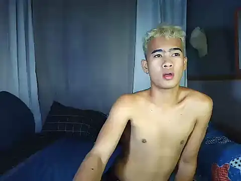 xx_topless's cam snapshot