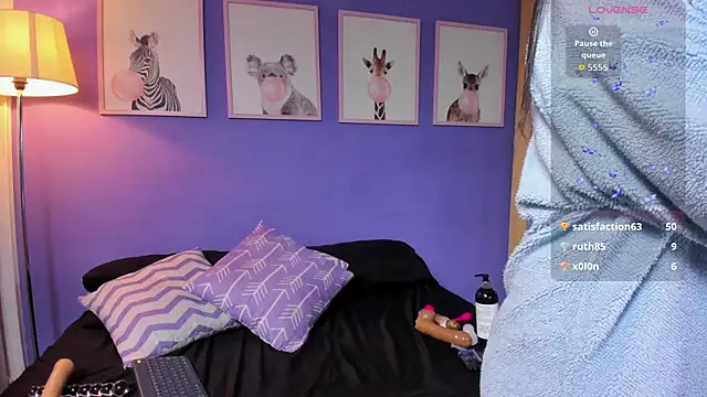 Elizabeth_Santos live sex cam