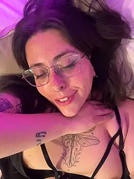 Mizztikaa live sex cam