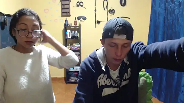 Violet_And_Smith's cam snapshot