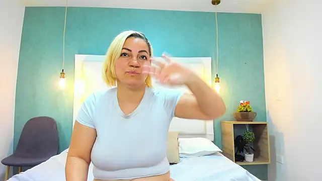 Heidy_milf's cam snapshot