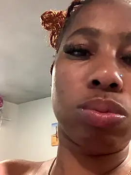 CurvyDesire1's cam snapshot