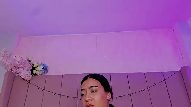 MollyBigBoobs12's cam snapshot