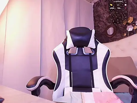 _Rachel_Jones_'s cam snapshot