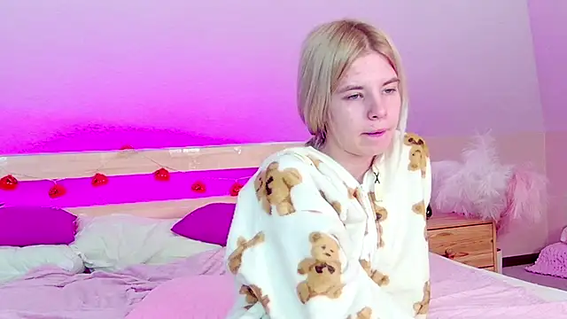 Erica_Elnak's cam snapshot