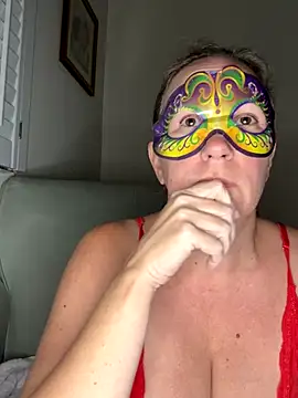 largeboobies30's cam snapshot