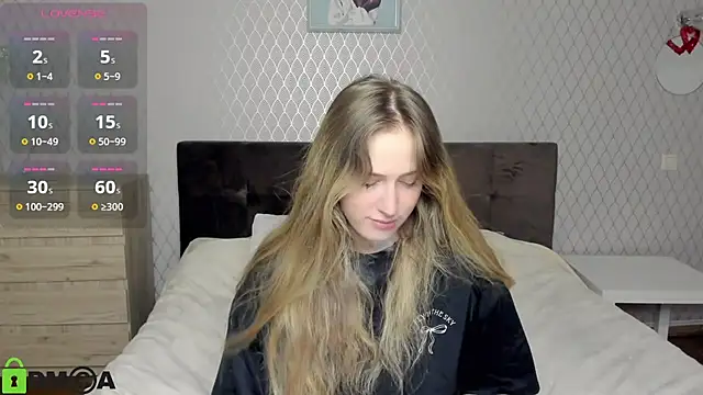 blondy_rina's cam snapshot