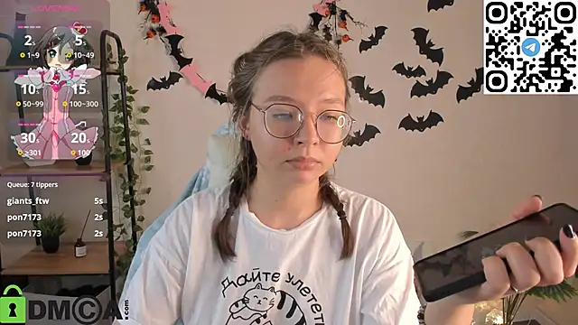 Nuura_Moore's cam snapshot