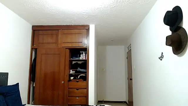 Atenea_lens052's cam snapshot